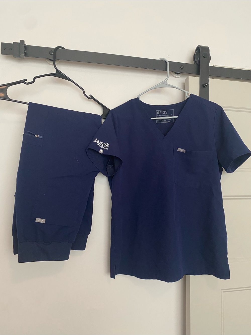 FIGS Jogger Scrub Set | M | Navy Blue | Aya Healthcare Logo | Good Condition
